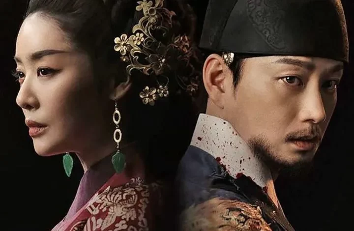 The Queen Who Crowns